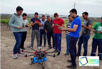 CDTICA organiza una demostraci&oacute;n en Villafranca de los Barros sobre el uso de drones en la agricultura